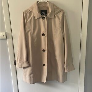 Cream Trench Coat with Classic Styling